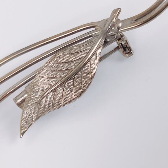 Vintage 1950s Mid Century Silver Tone Red Glass Floral Spray Flower Bud Brooch - Picture 6 of 11